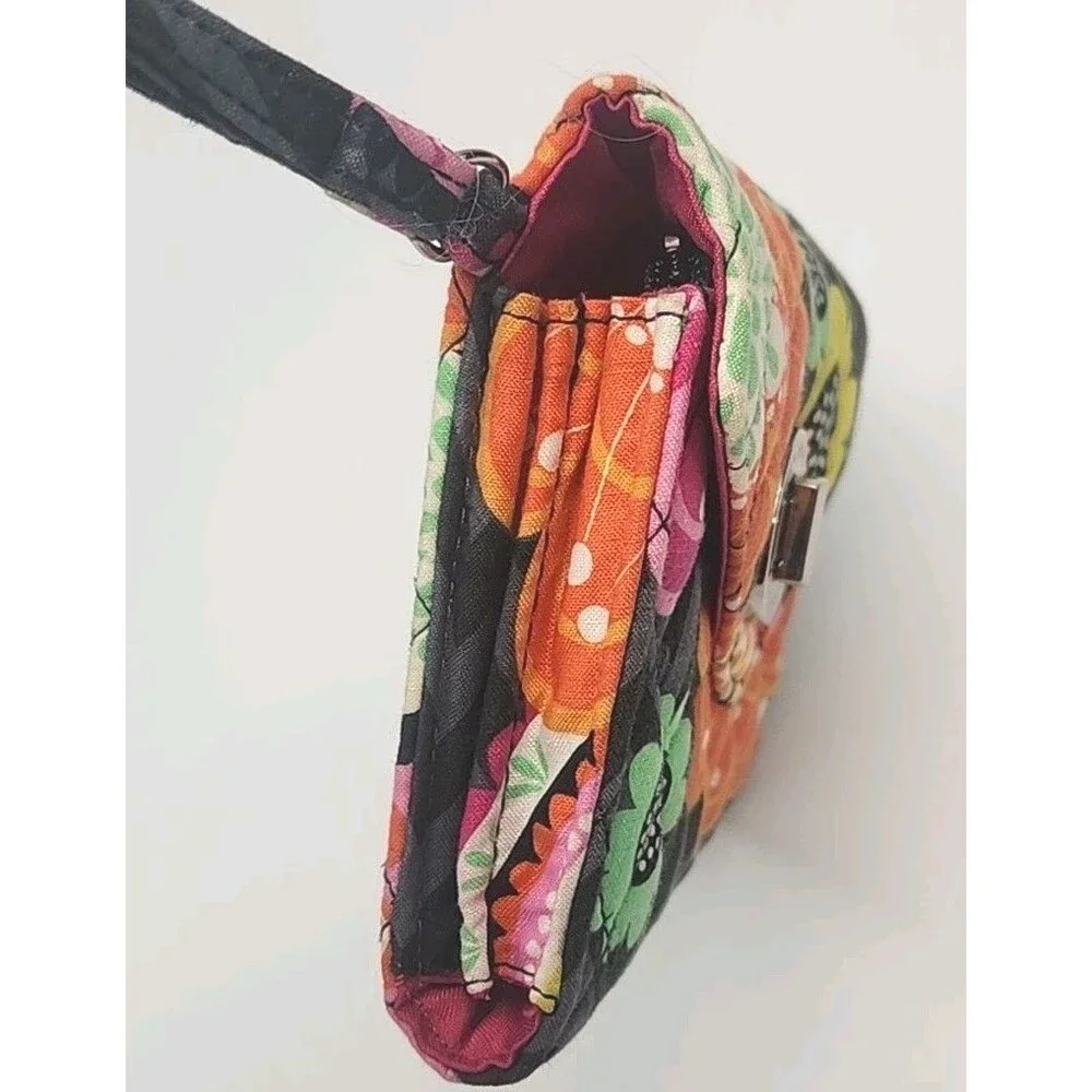 Vera Bradley Wristlet Wallet 6.25"x4.5" Floral Chevron Quilt Turn-Lock Organizer - Picture 5 of 15